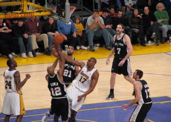 Description Bruce Bowen of San Antonio Spurs Date 28 January 2007 Source https://www.flickr.com/photos/do-it_do-it-now/373049455/ Author Michael Sandoval