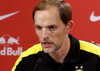 "Thomas Tuchel, new England coach, brings NBA-inspired strategies to the national football team."