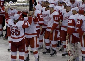 How many teams in the Stanley Cup Playoffs? 16 teams compete for the Stanley Cup in 2025.